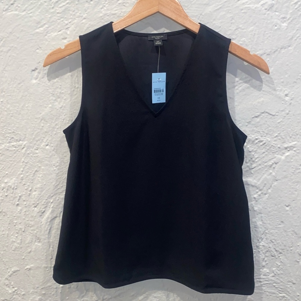 NWT Ann Taylor XSP Black V-neck Shell Tank
